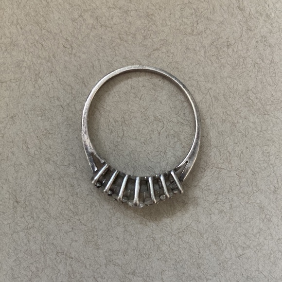 Silver ring - Picture 3 of 3